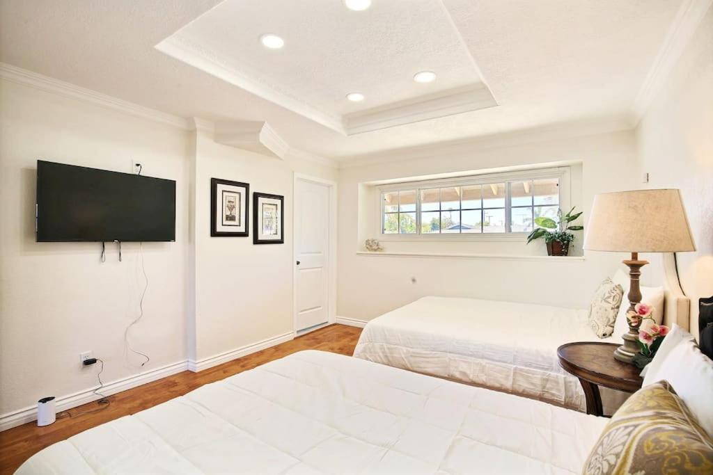 5 Rooms Villa Near Disneyland, Golf Course And Trial To Beach Санта-Ана Экстерьер фото